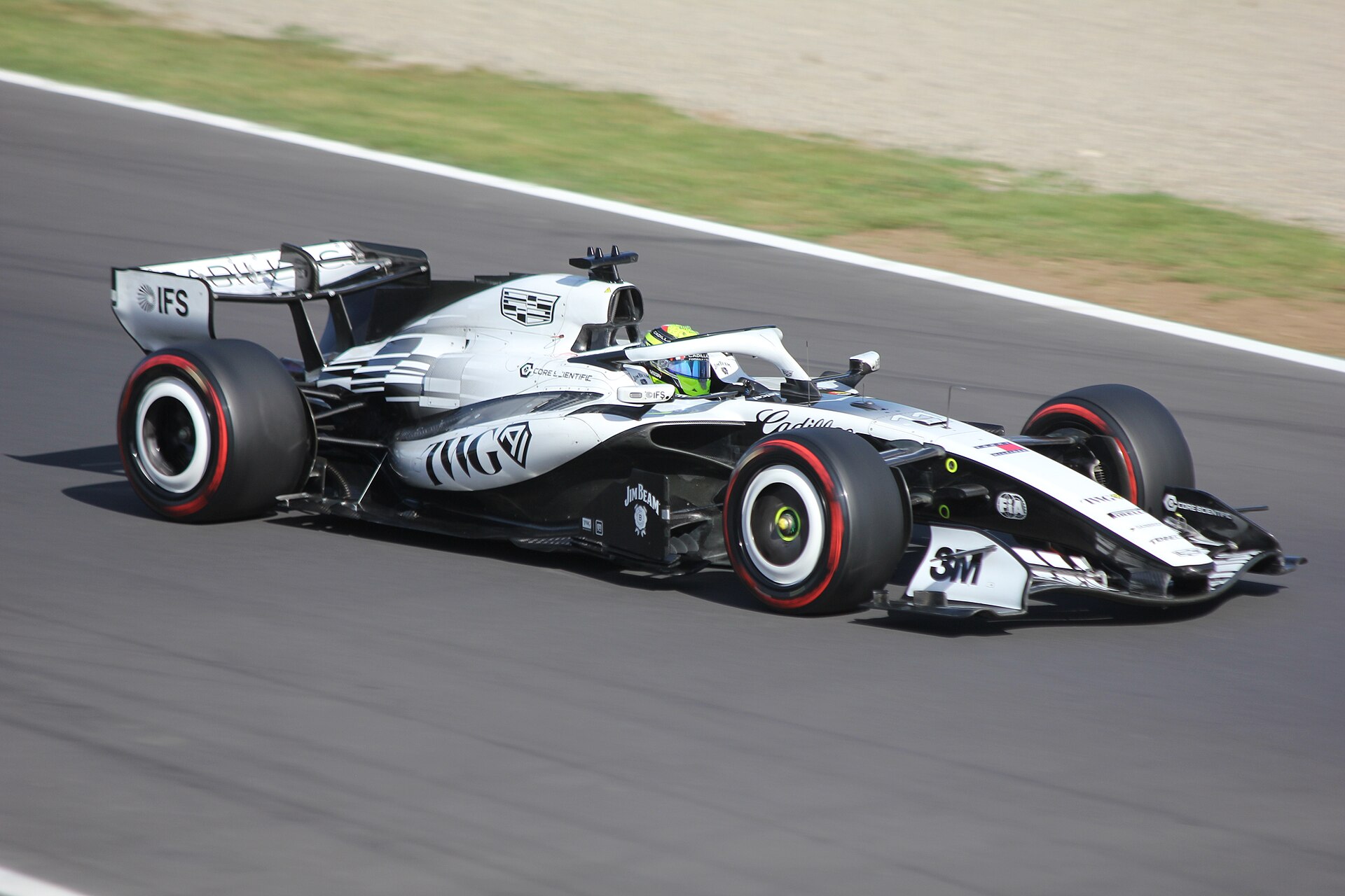 Sergio "Checo" Pérez con su Cadillac en el Gran Premio de Italia 2026.