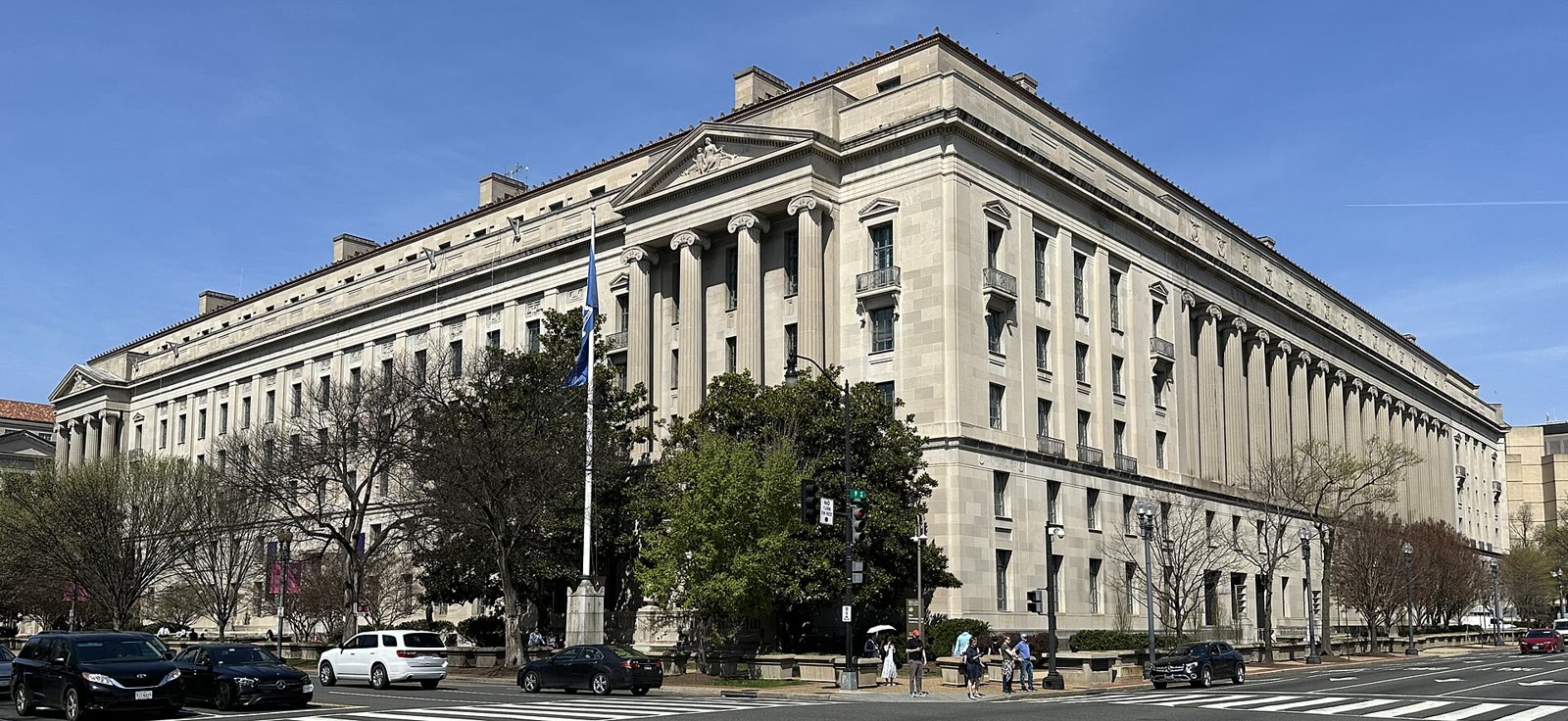 Fachada del edificio Robert F. Kennedy, sede del Departamento de Justicia de Estados Unidos en Washington