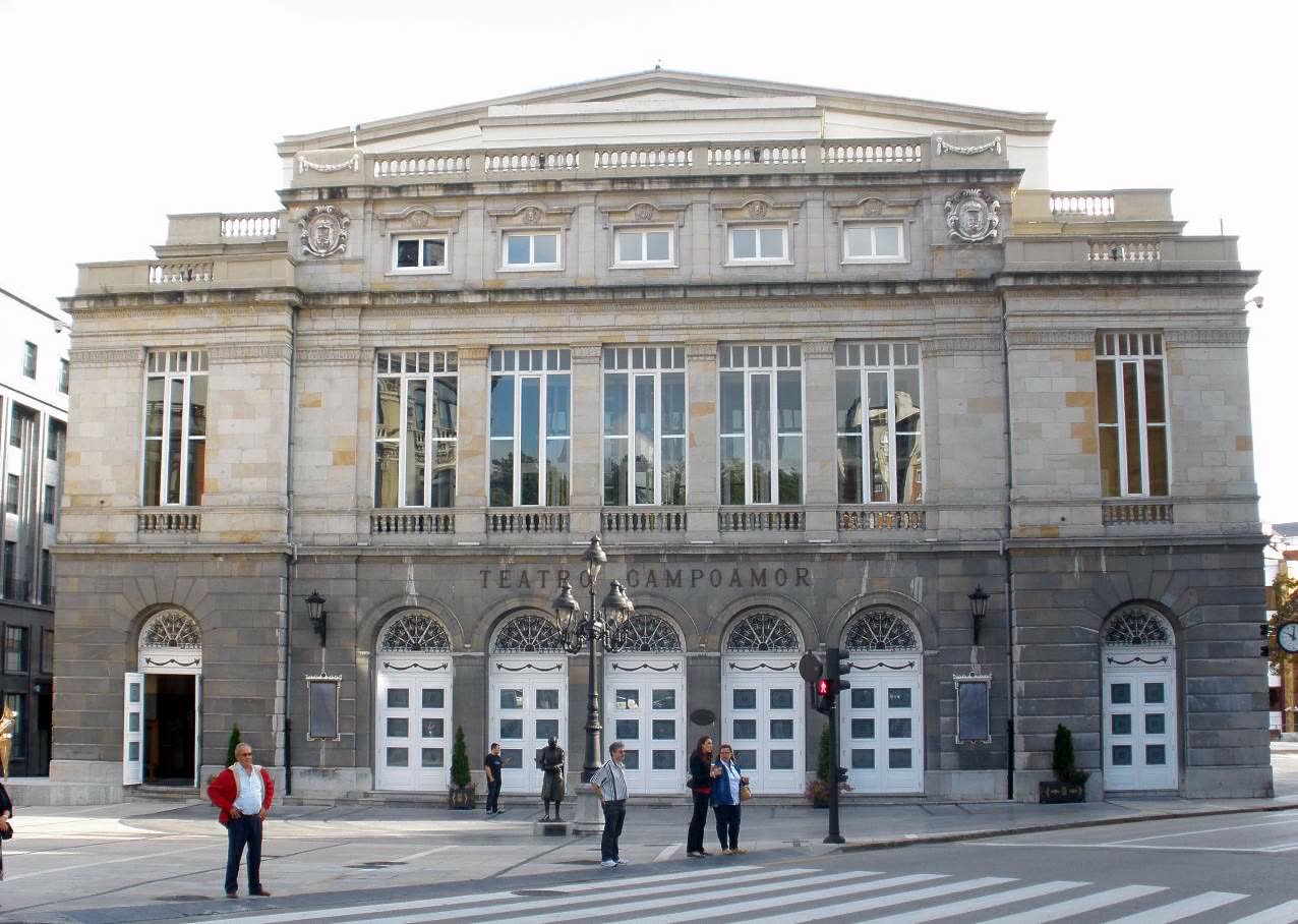 Fachada del Teatro Campoamor, en Oviedo